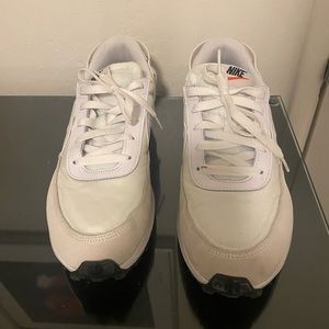 Nike white minimalist waffle debut athletic shoes mens size 9